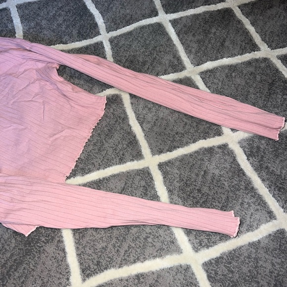 SHEIN Long Sleeve - Picture 2 of 3